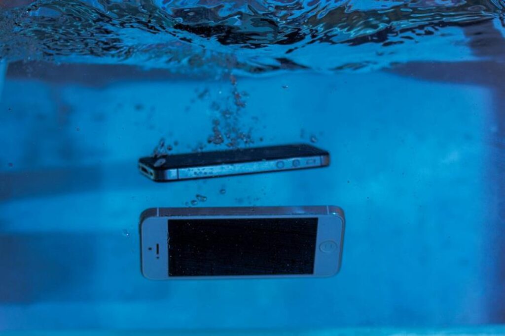 How Do Water-Resistant Smartphones Work? How Do Water-Resistant Smartphones Work?