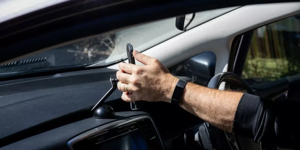 How Do Wireless Chargers Improve Car Interior Functionality? How Do Wireless Chargers Improve Car Interior Functionality?